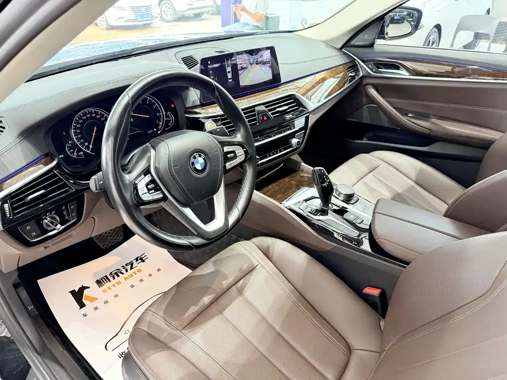 BMW 5 Series 2018 — фото 7