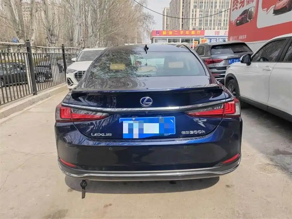 Lexus ES 2021