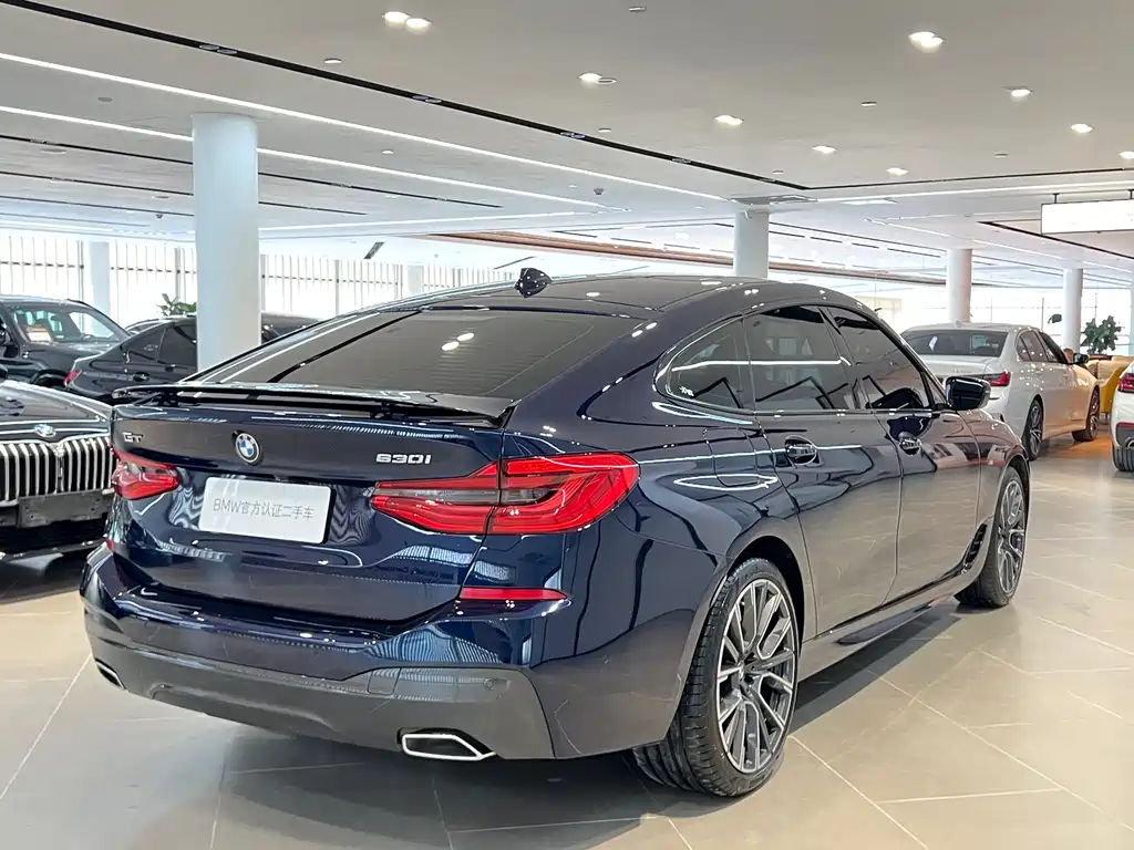BMW 6 Series GT 2025 — фото 20