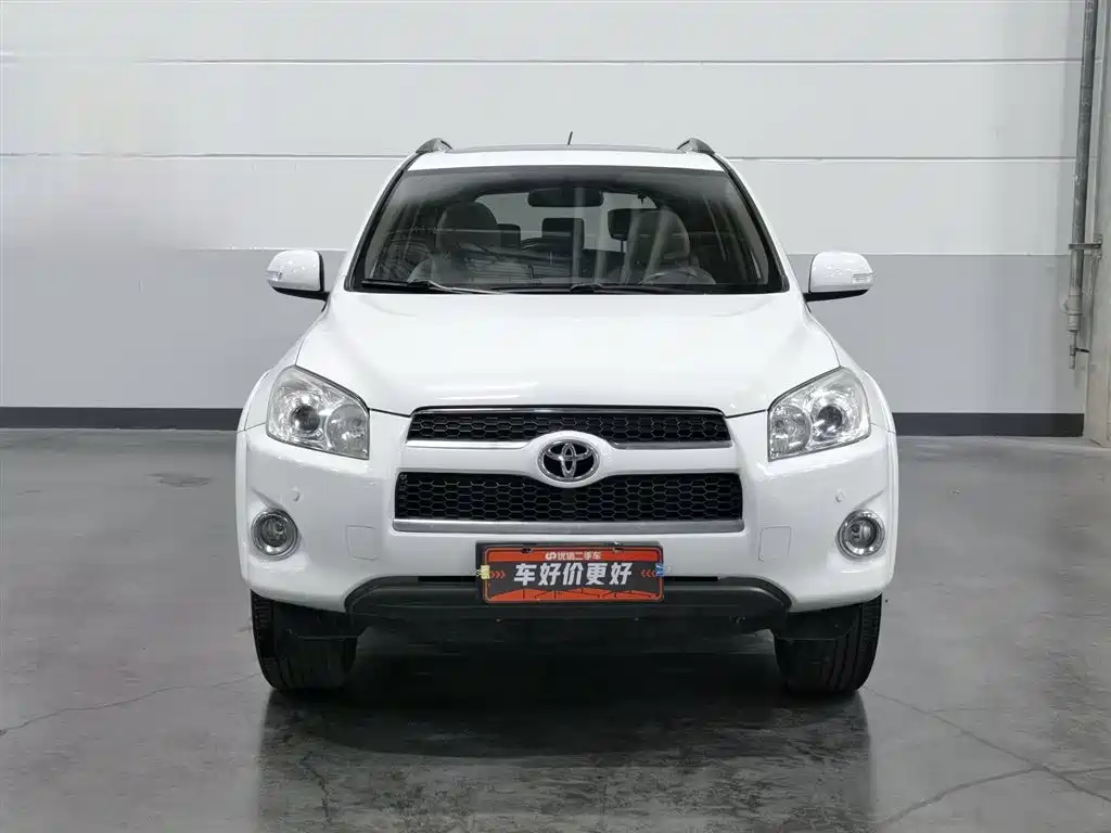 Toyota RAV4 2012 — фото 3