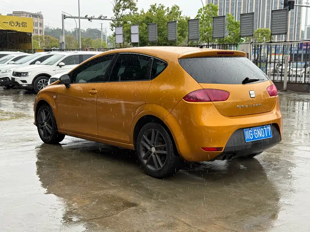 SEAT Leon 2013 — фото 16