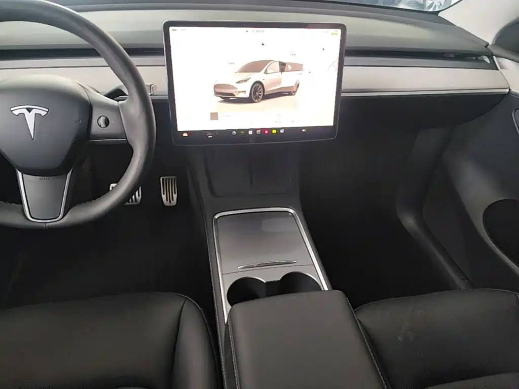 Tesla Model Y 2024 — фото 13