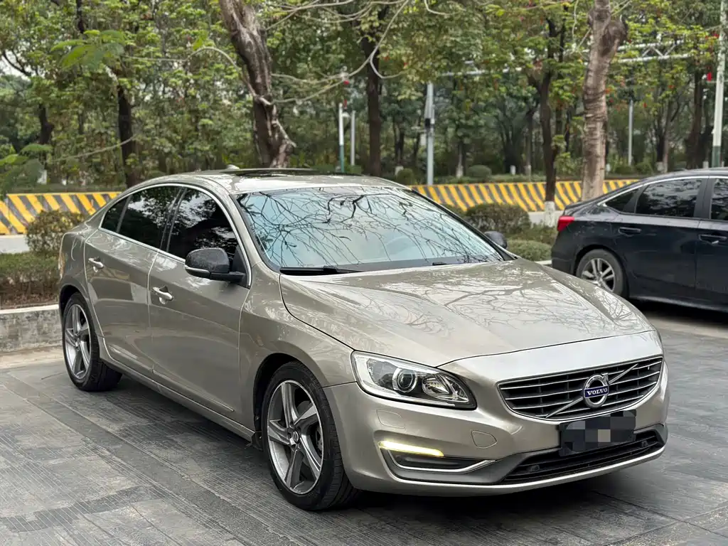 Volvo S60 2014 — фото 3