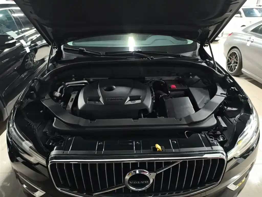 Volvo XC60 2020 — фото 19