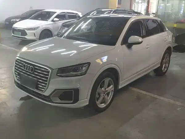 Audi Q2L 2019