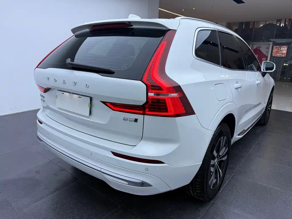 Volvo XC60 2022 — фото 10
