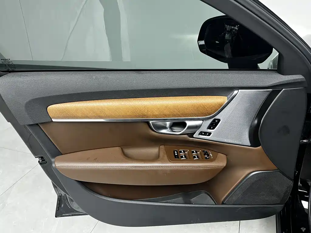 Volvo S90 2023 — фото 17