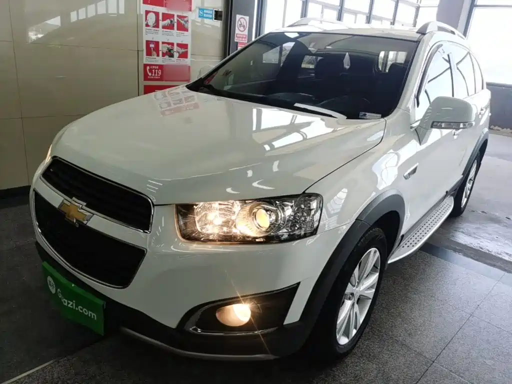 Chevrolet Captiva 2017 — фото 1