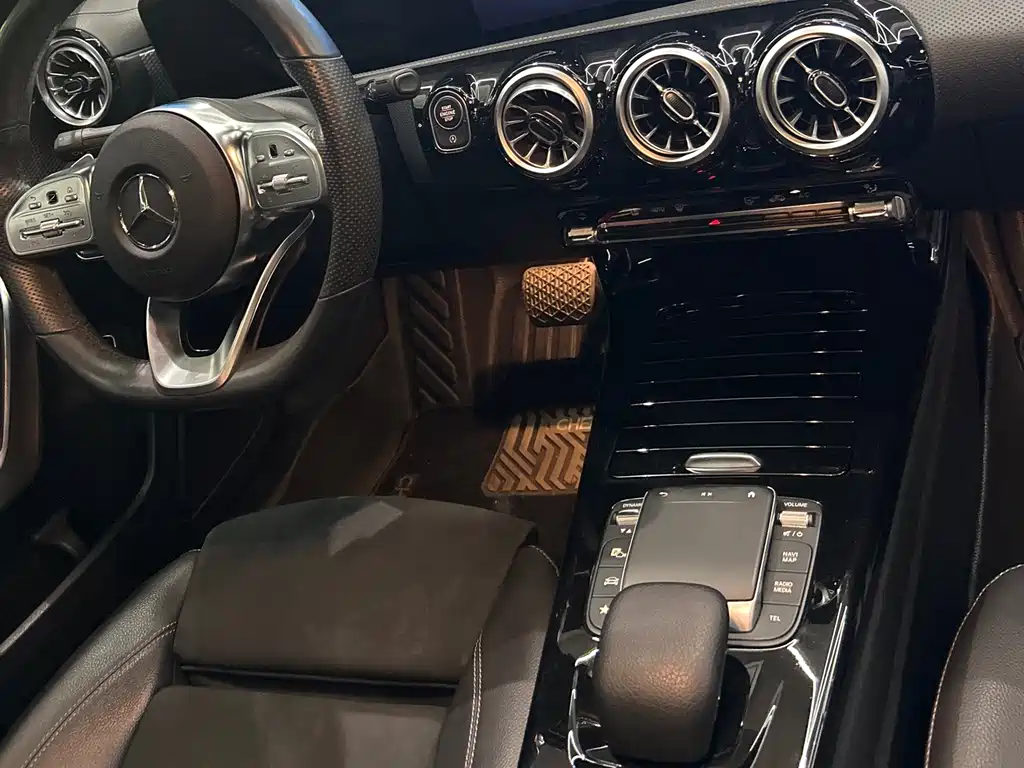 Mercedes-Benz A-Class 2021 — фото 8