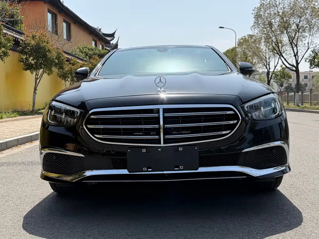 Mercedes-Benz E-Class 2023 — фото 2