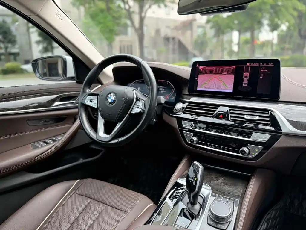 BMW 5 Series 2021 — фото 12