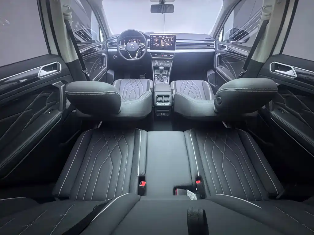 Volkswagen Tiguan L 2023 — фото 24
