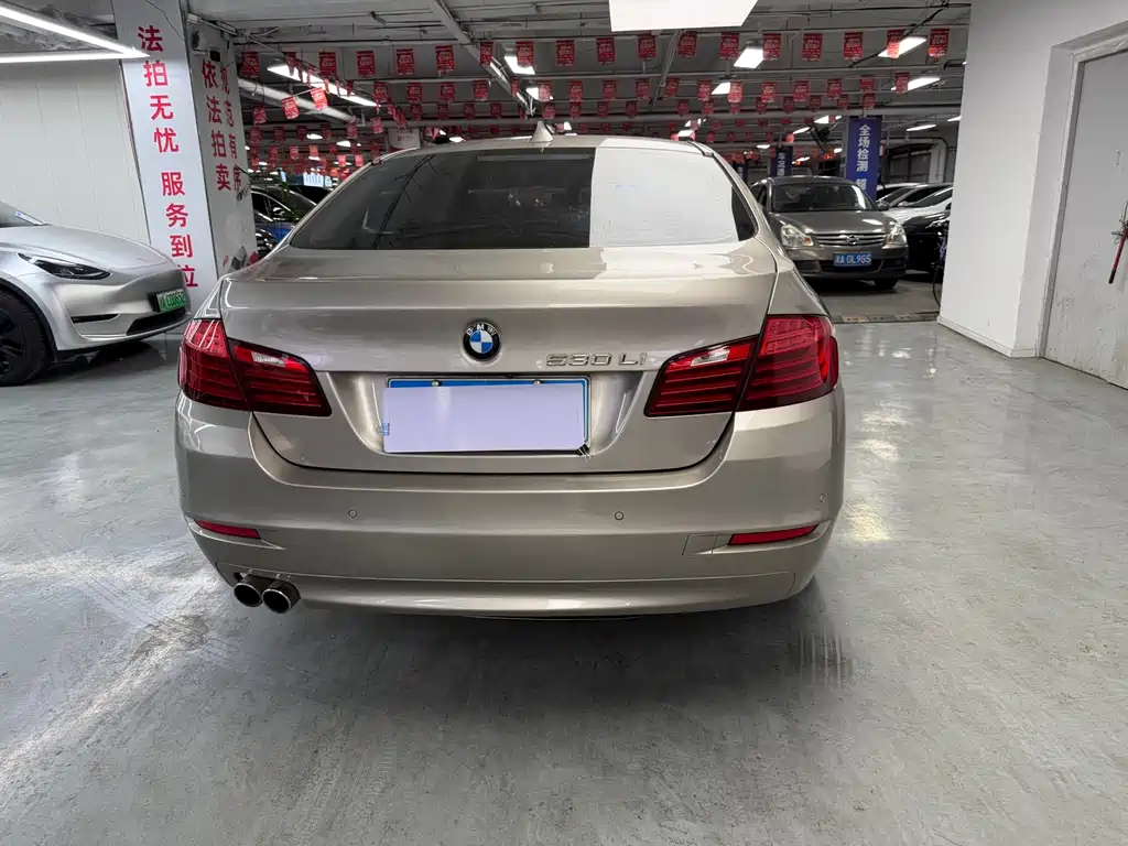 BMW 5 Series 2014 — фото 11