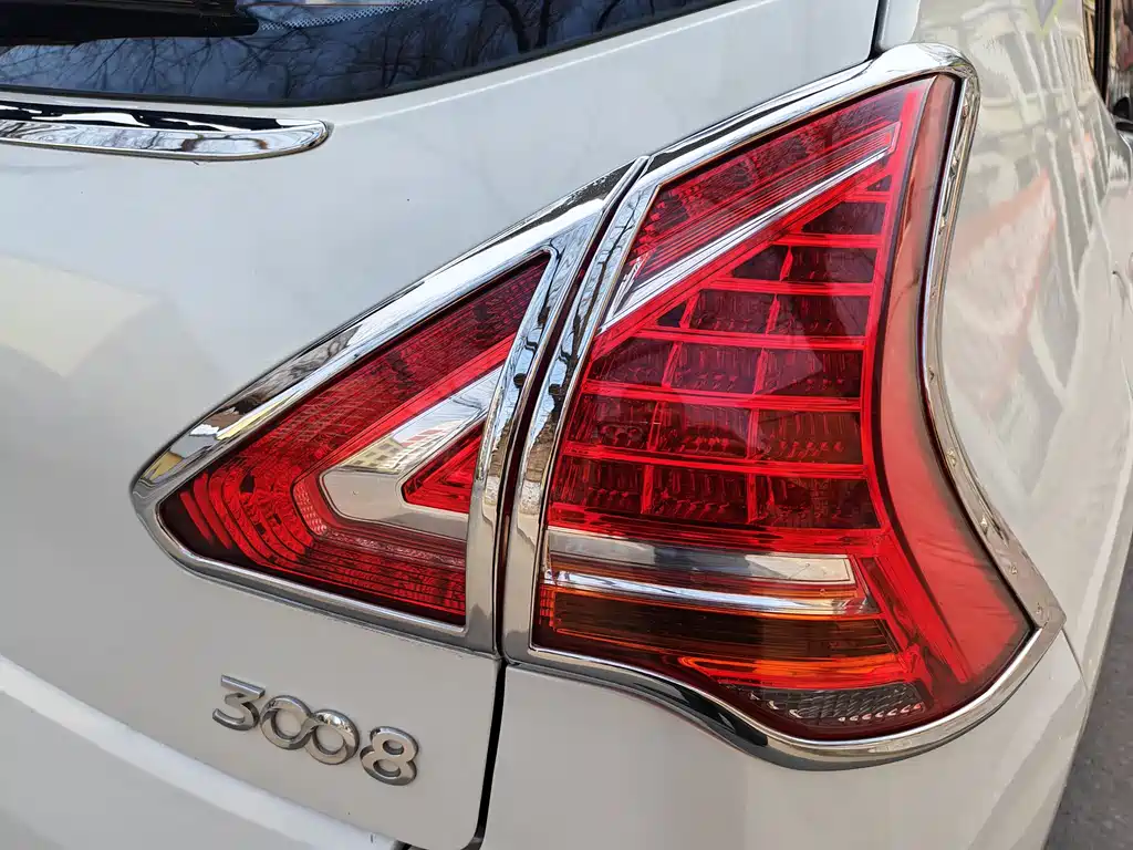 Peugeot 3008 2014 — фото 11