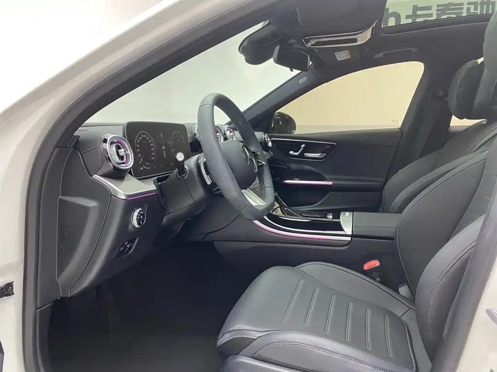 Mercedes-Benz C-Class 2024 — фото 17