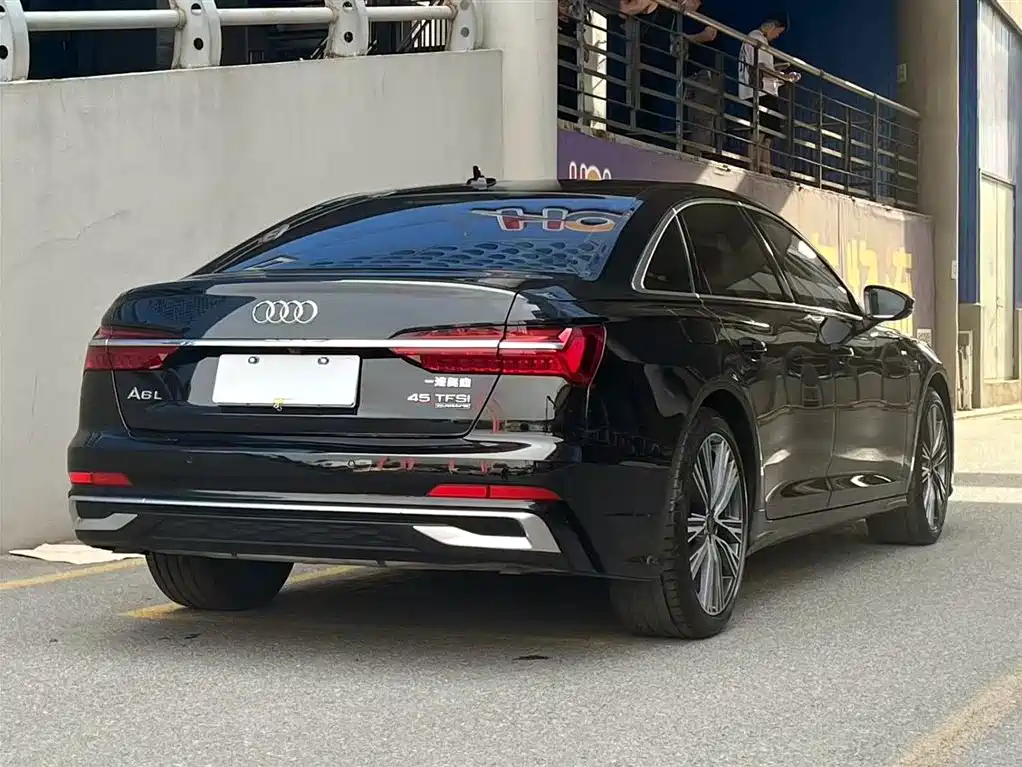 Audi A6L 2025