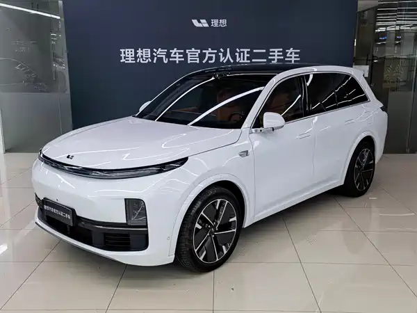 Li Auto L8 2025