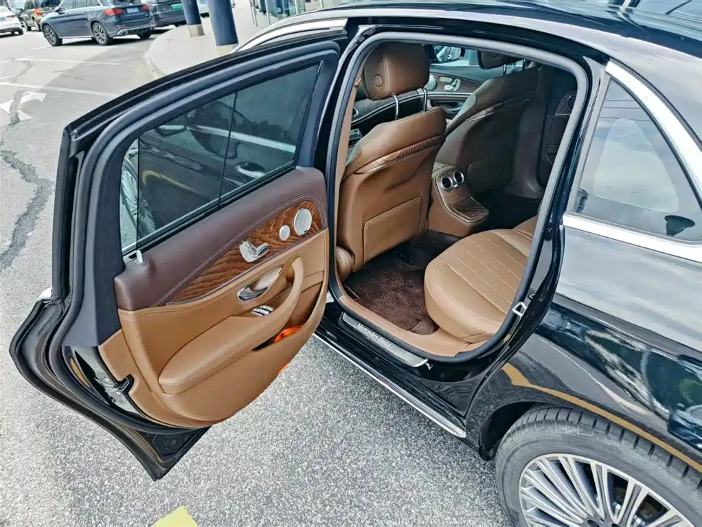 Mercedes-Benz E-Class 2020 — фото 14