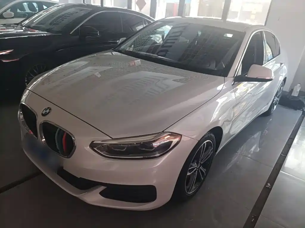 BMW 1 Series 2020 — фото 1