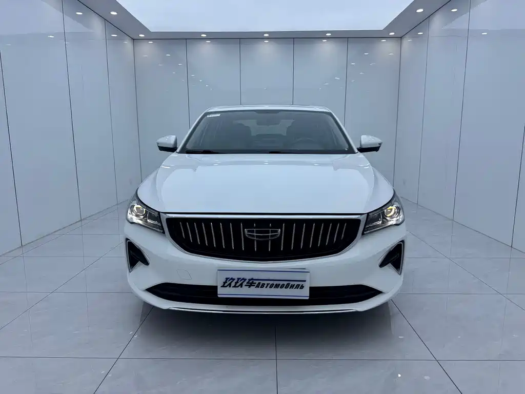 Geely Emgrand 2022