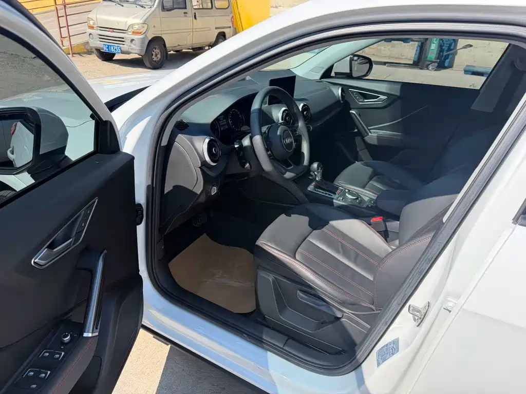 Audi Q2L 2022