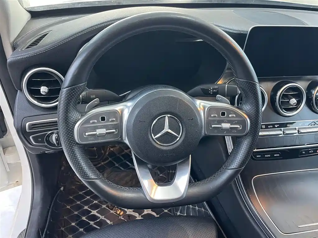 Mercedes-Benz C-Class 2020 — фото 8