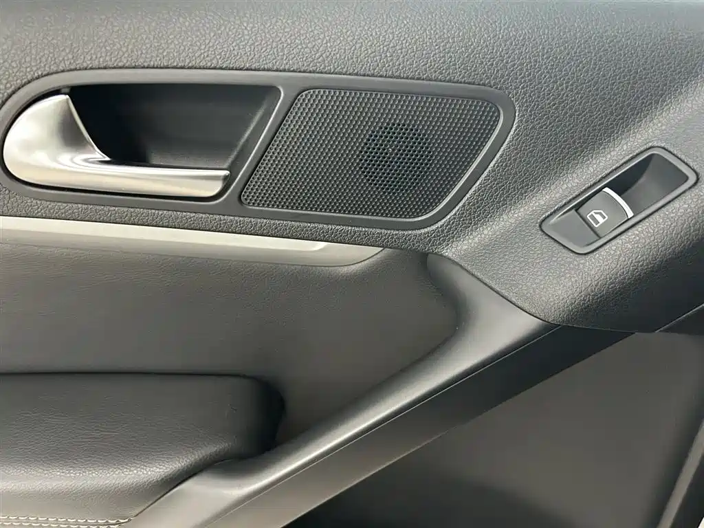 Volkswagen Tiguan 2019 — фото 13