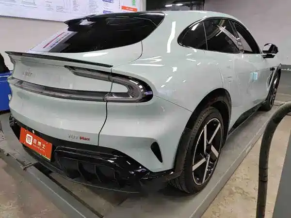 Xiaomi YU7 2025