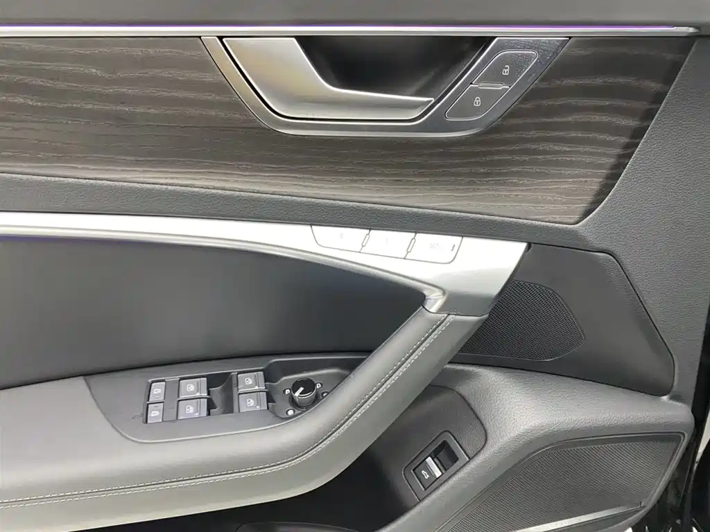 Audi A6L 2025 — фото 27