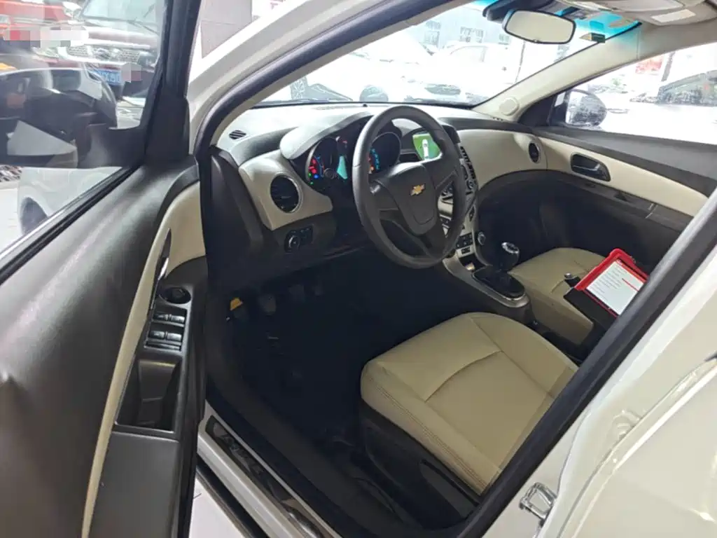 Chevrolet Cruze 2015 — фото 16