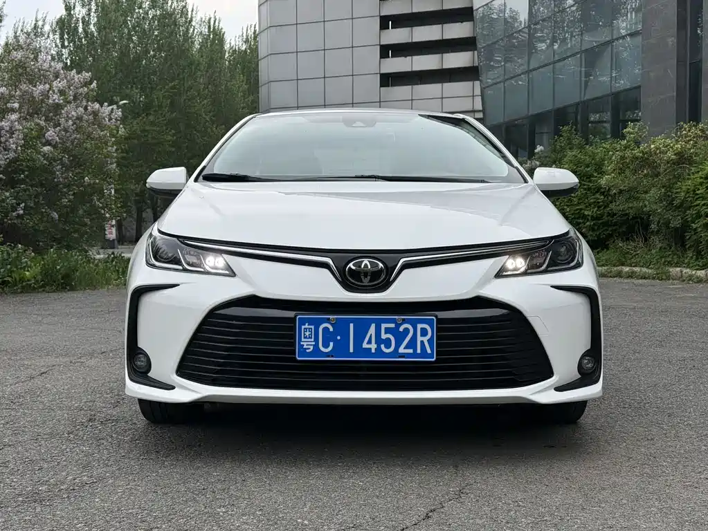 Toyota Corolla 2023 — фото 2