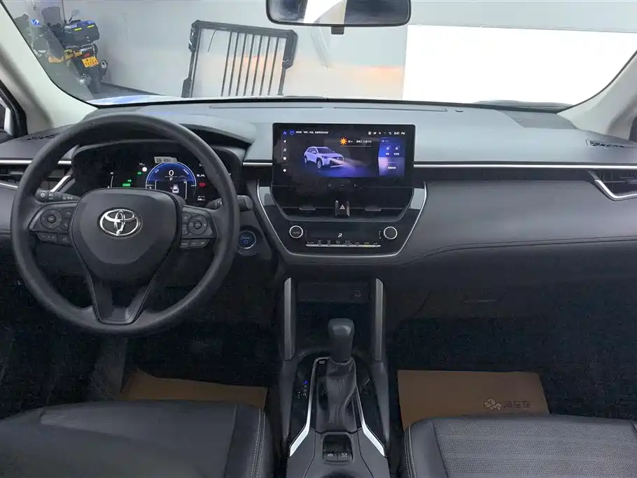 Toyota Corolla Cross 2024 — фото 12
