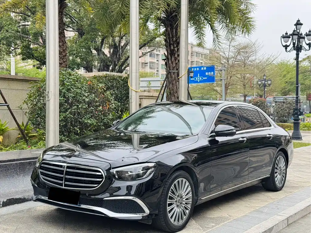 Mercedes-Benz E-Class 2023 — фото 1