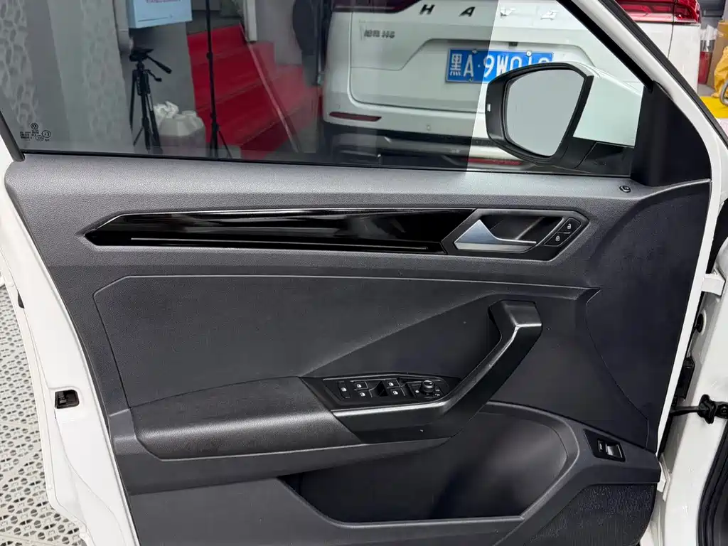 Volkswagen T-Roc 2022 — фото 16