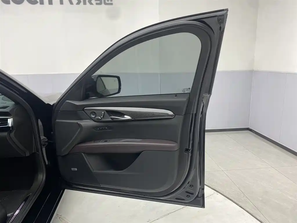 Cadillac CT6 2023 — фото 16
