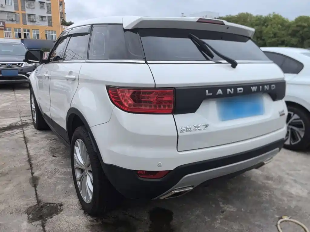 Landwind X7 2016 — фото 5