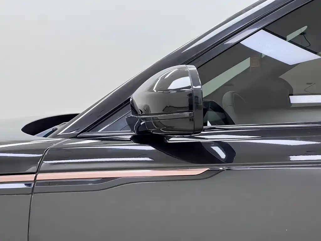 Land Rover Range Rover Velar 2018 — фото 13