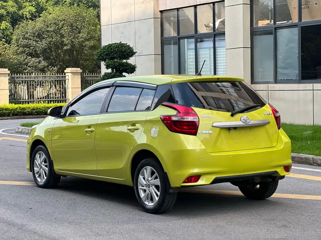 Toyota Yaris L 2017 — фото 15