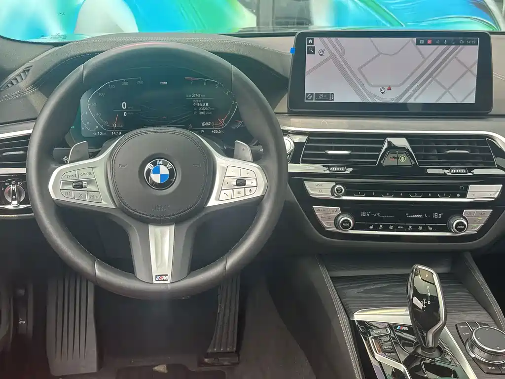BMW 5 Series 2023 — фото 11