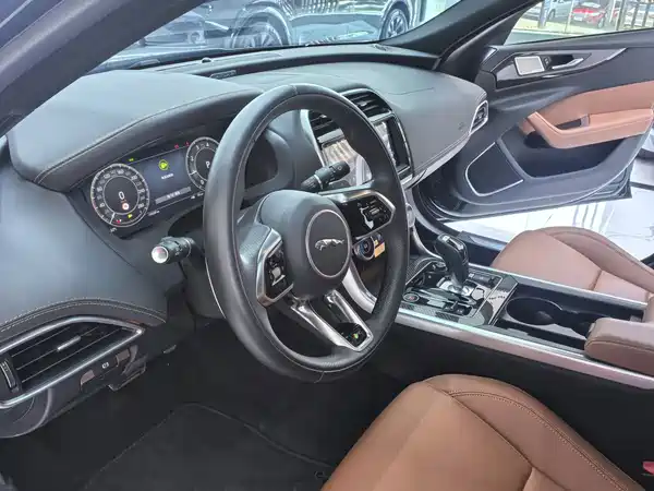 Jaguar XEL 2024