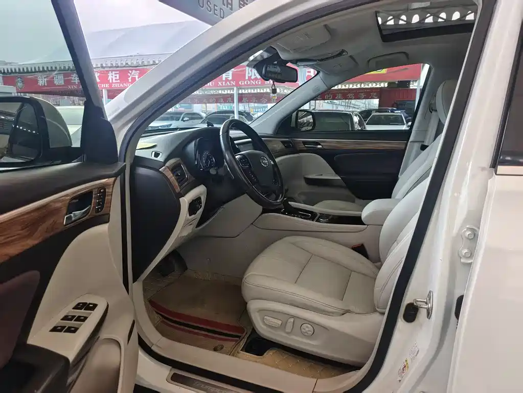 GAC Motor Trumpchi GS8 2018 — фото 4
