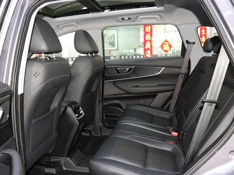 Chery Tiggo 8 2023 — фото 11