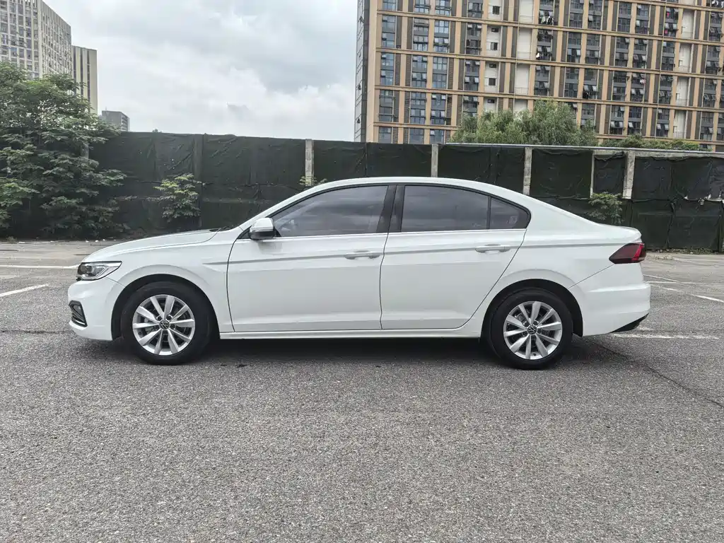 Volkswagen Bora 2023