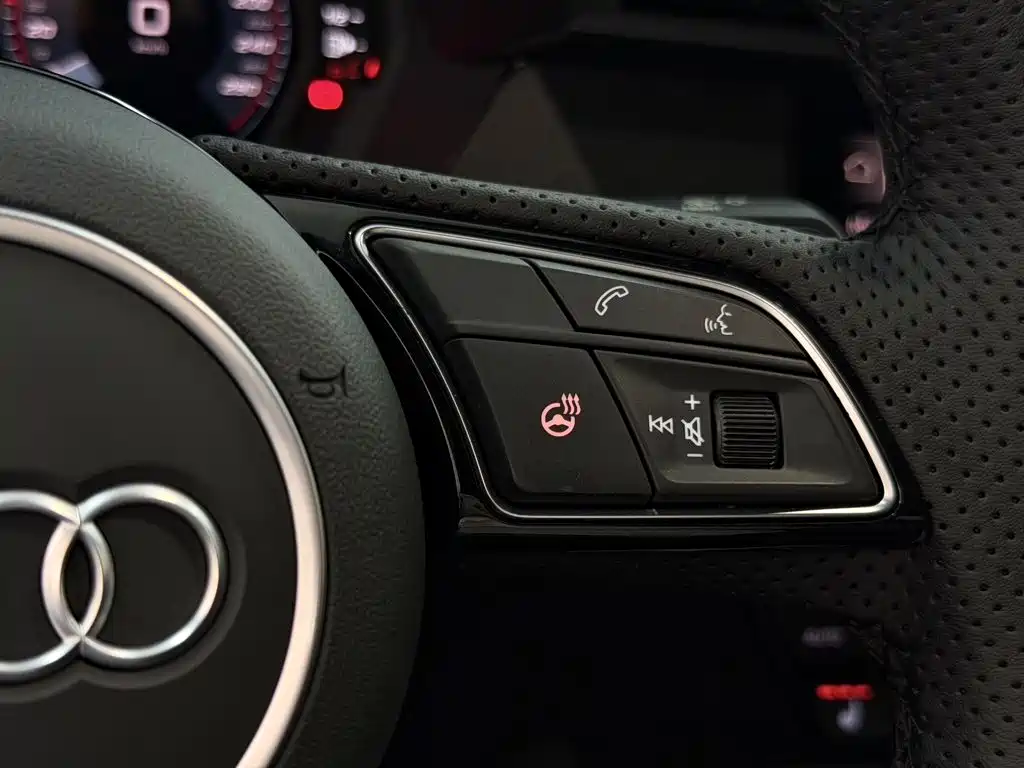 Audi A3 2023 — фото 11