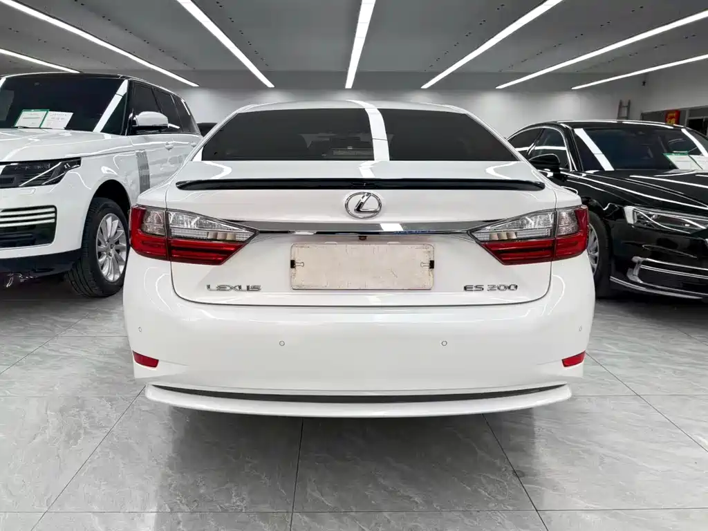 Lexus ES 2018