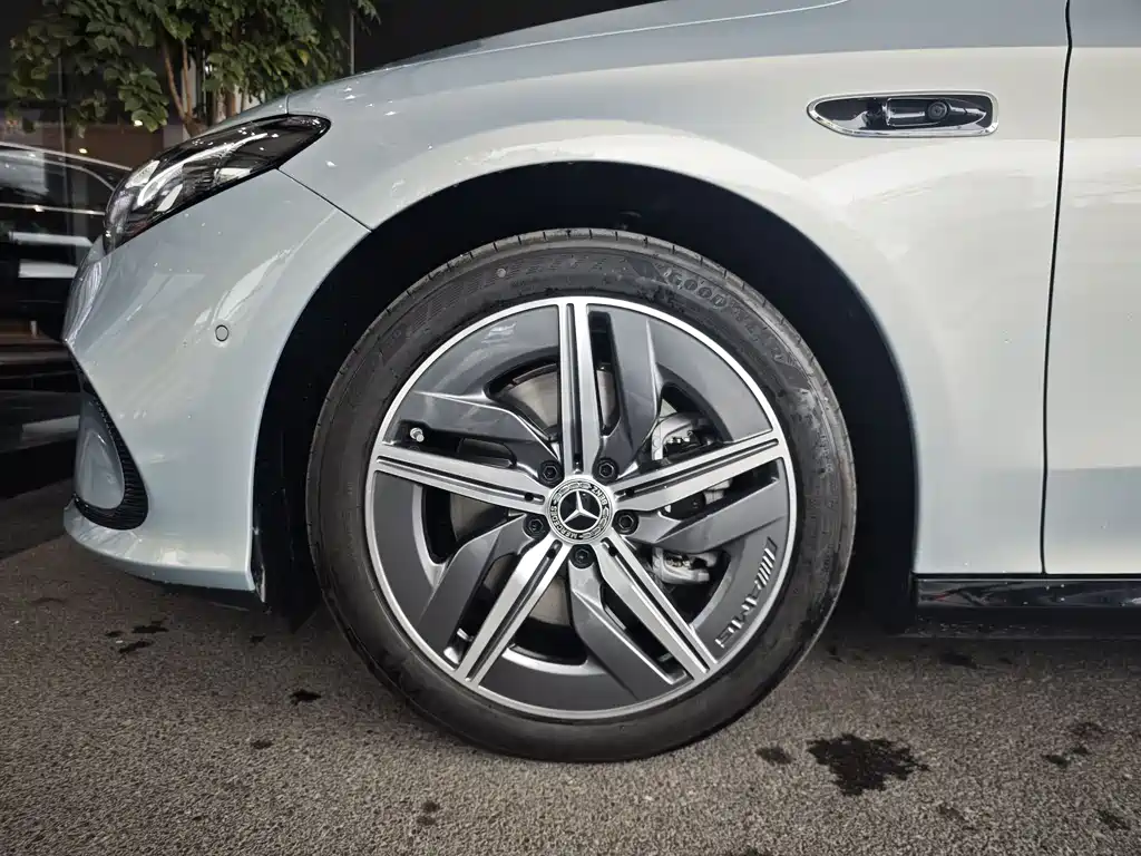 Mercedes-Benz CLA EV 2025 — фото 10
