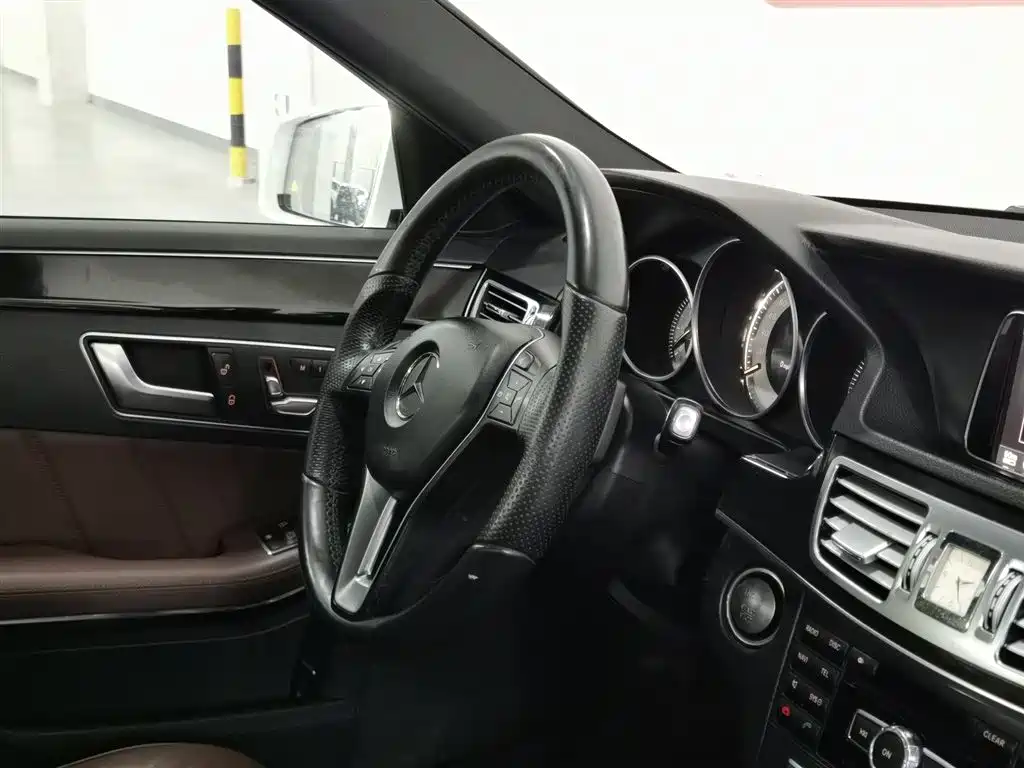 Mercedes-Benz E-Class 2014 — фото 22
