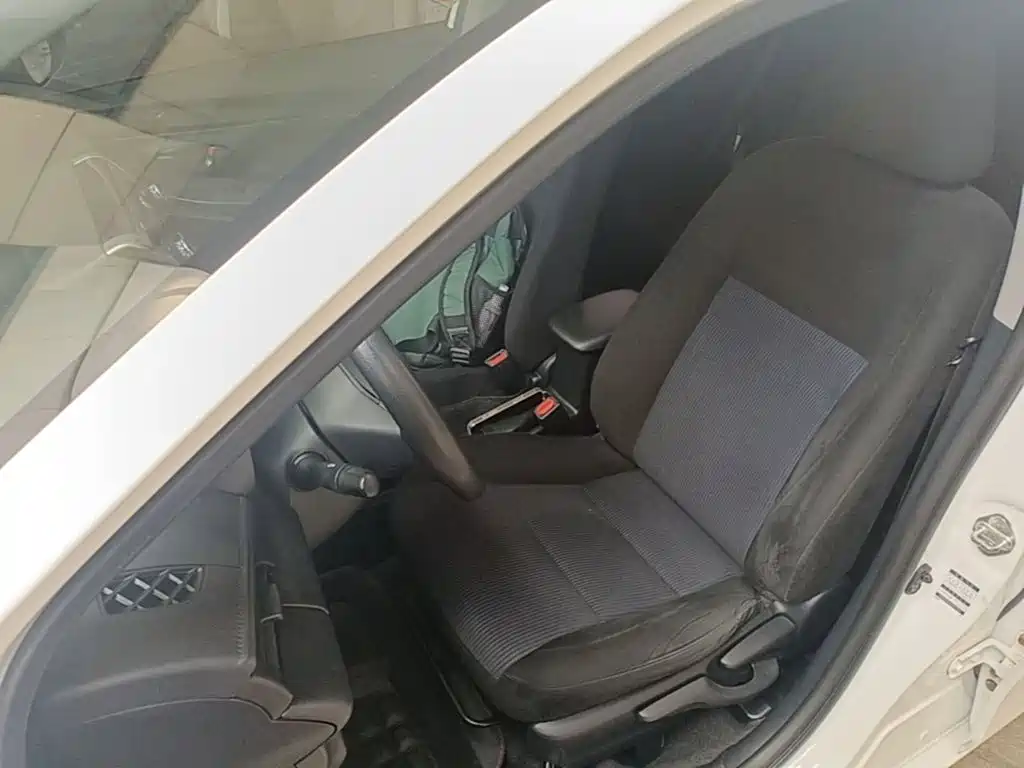 Toyota Yaris L 2016 — фото 15