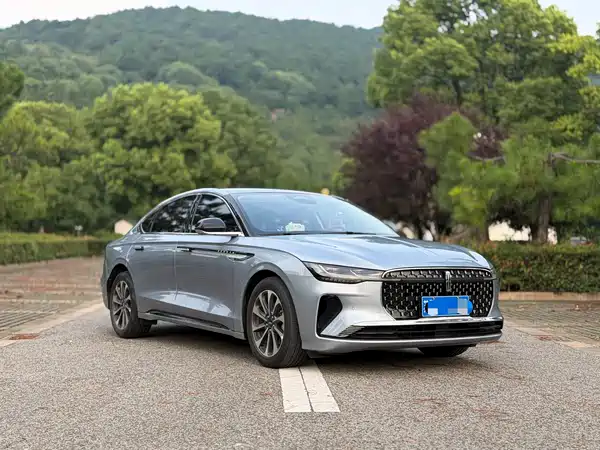 Lincoln Z 2023