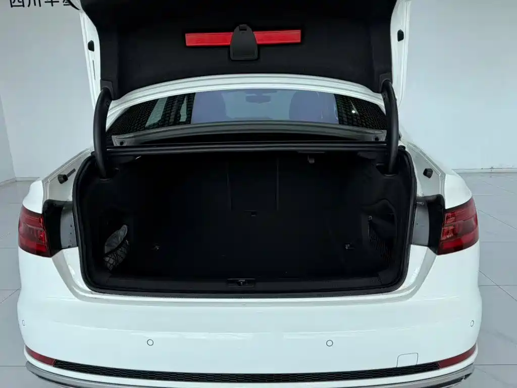 Audi A4L 2019